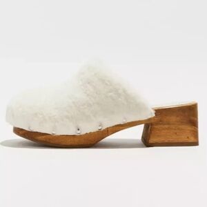 Matisse Stockholm Shearling Clogs White Fur Lined Wooden Size 6 Urban Outfitters